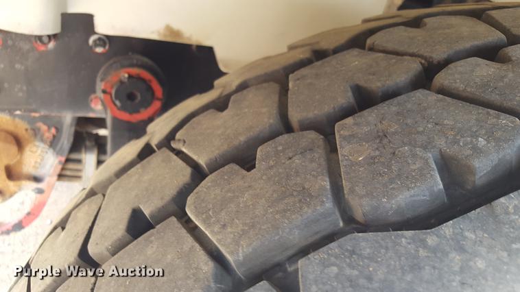 image for item EI9663 2004 Mack RD690SX flatbed winch truck