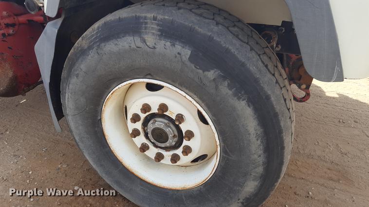 image for item EI9663 2004 Mack RD690SX flatbed winch truck