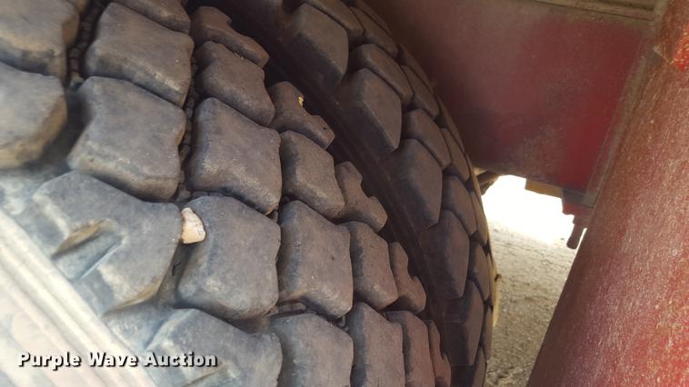 image for item EI9663 2004 Mack RD690SX flatbed winch truck