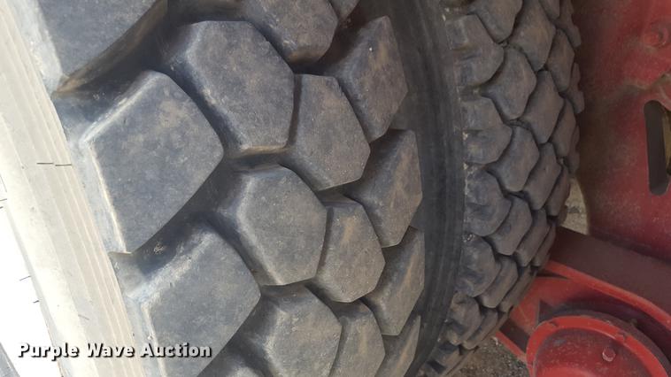 image for item EI9663 2004 Mack RD690SX flatbed winch truck