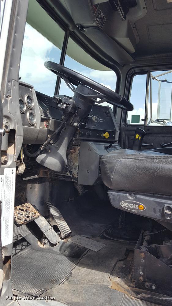 image for item EI9663 2004 Mack RD690SX flatbed winch truck