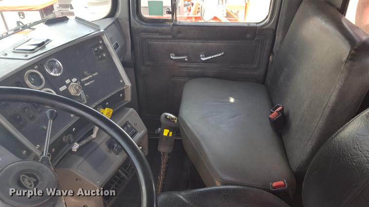 image for item EI9663 2004 Mack RD690SX flatbed winch truck