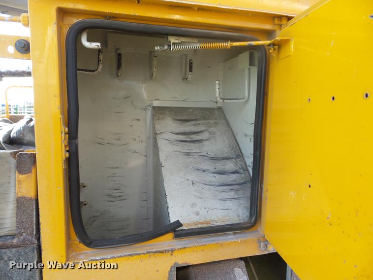 image for item EI9948 Altec utility bed