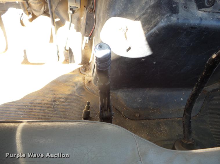 image for item EI9964 2001 International 4700 bucket truck