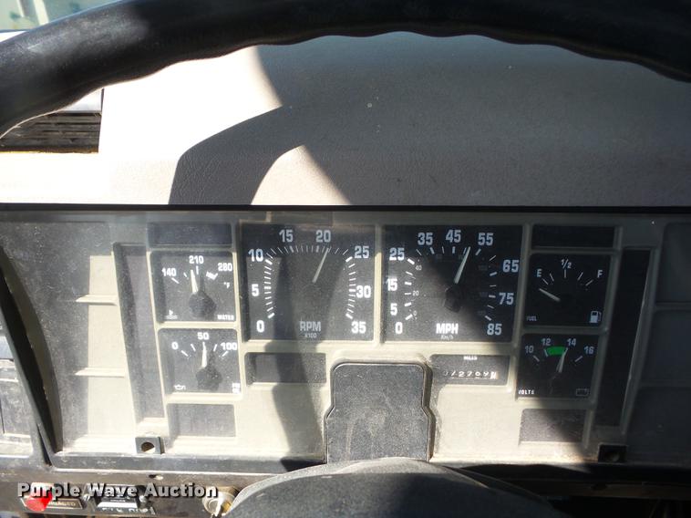 image for item EI9964 2001 International 4700 bucket truck