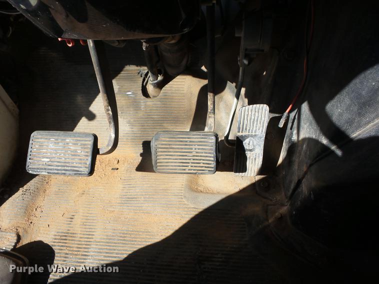 image for item EI9964 2001 International 4700 bucket truck