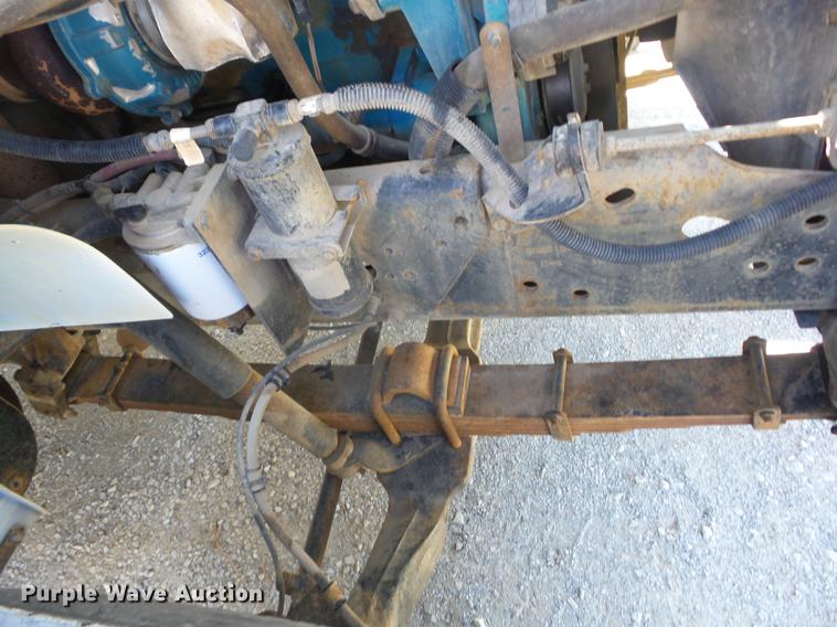 image for item EI9964 2001 International 4700 bucket truck