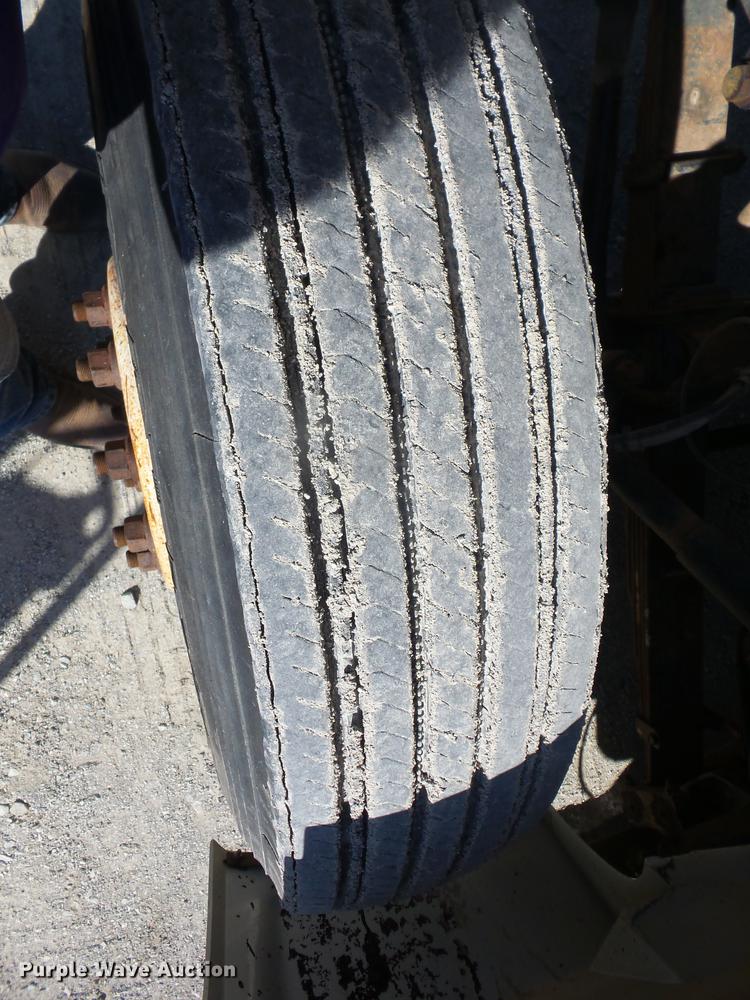 image for item EI9964 2001 International 4700 bucket truck