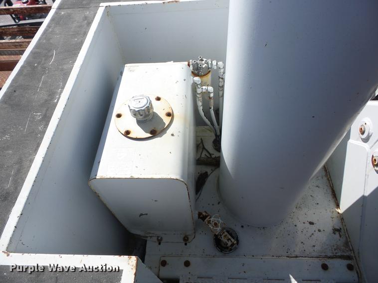 image for item EI9964 2001 International 4700 bucket truck