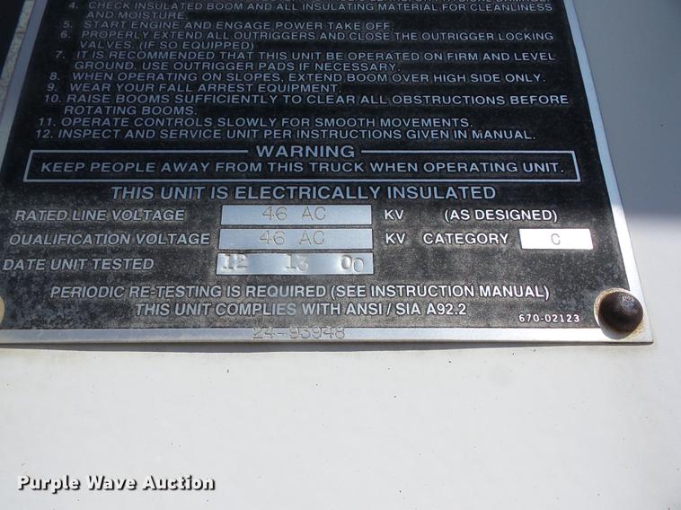 image for item EI9964 2001 International 4700 bucket truck