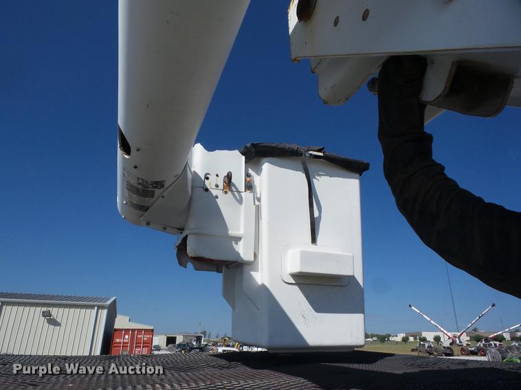 image for item EI9964 2001 International 4700 bucket truck