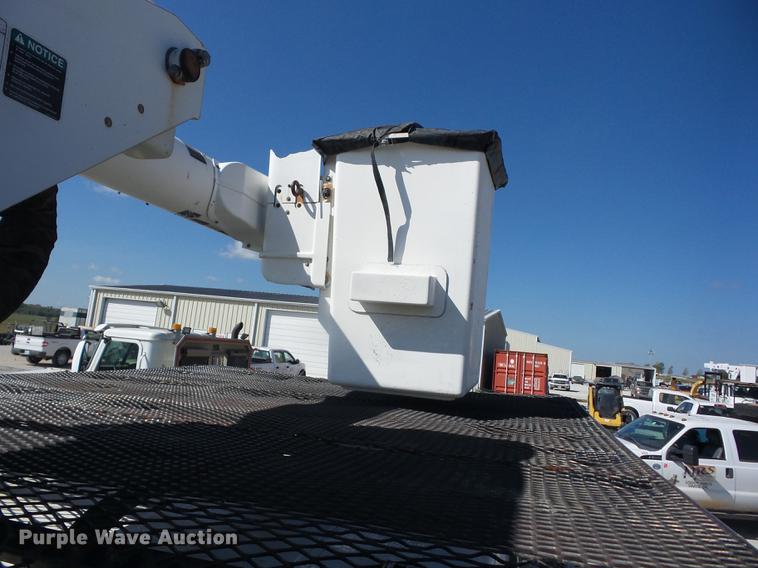 image for item EI9964 2001 International 4700 bucket truck