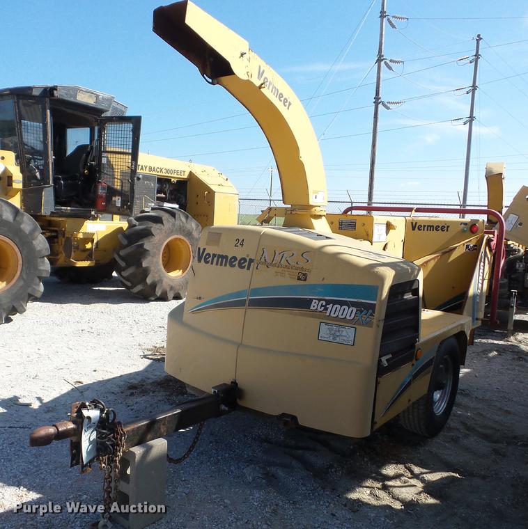image for item EI9965 2006 Vermeer BC1000XL chipper
