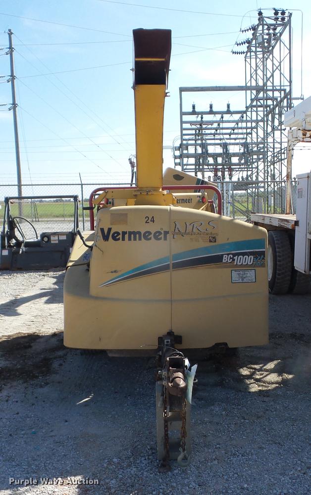 image for item EI9965 2006 Vermeer BC1000XL chipper