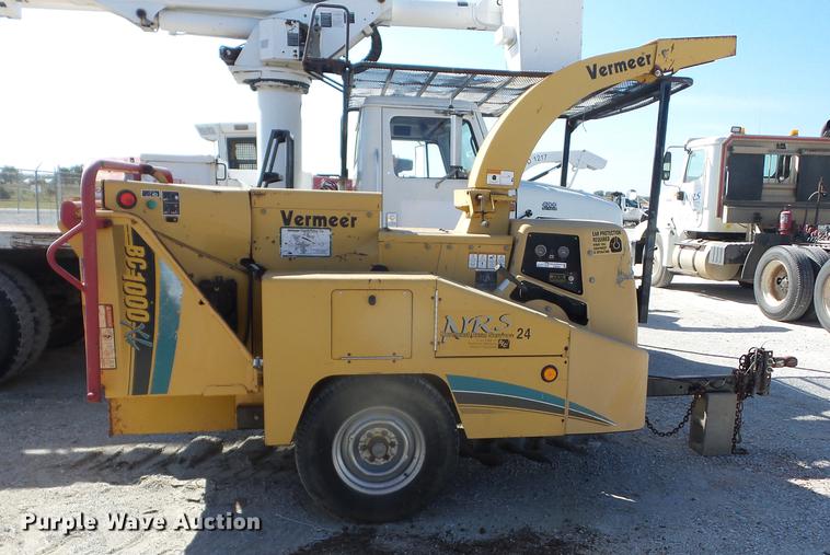 image for item EI9965 2006 Vermeer BC1000XL chipper