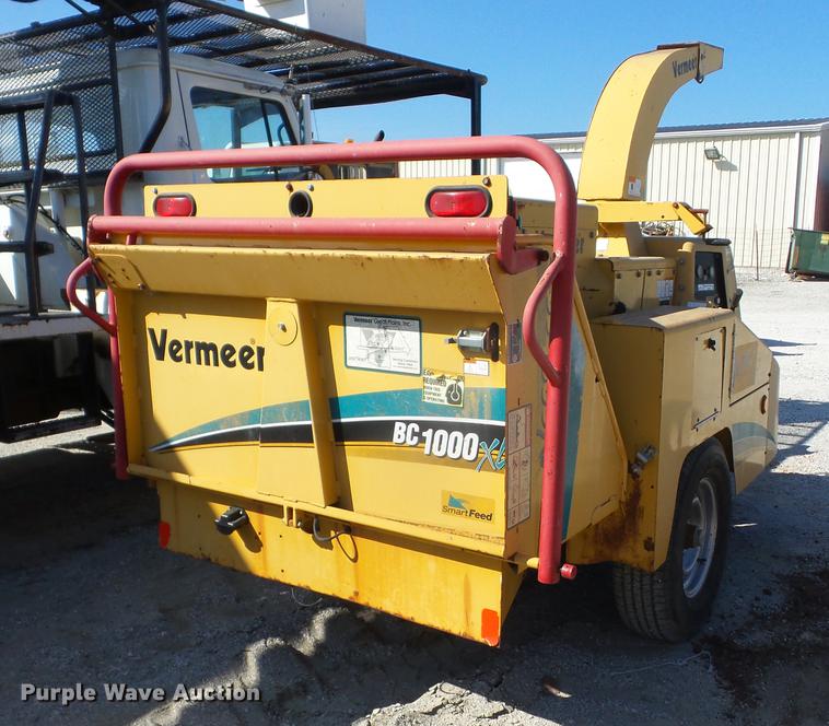 image for item EI9965 2006 Vermeer BC1000XL chipper