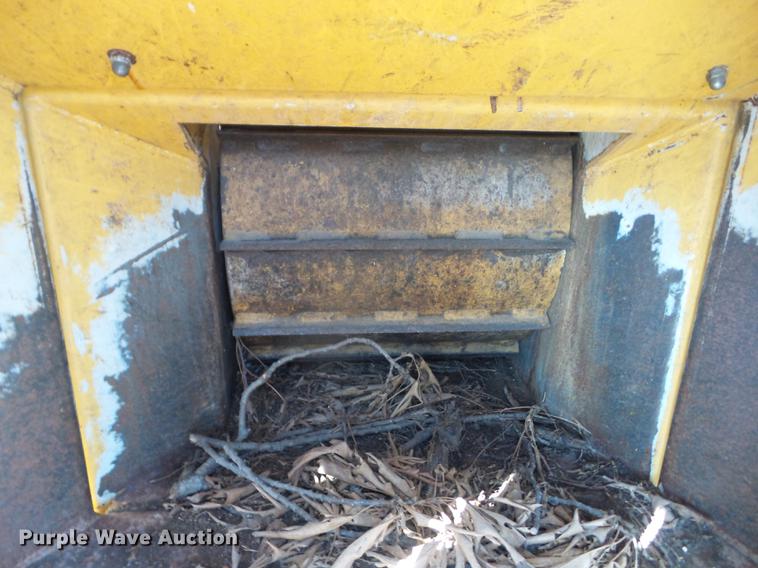 image for item EI9965 2006 Vermeer BC1000XL chipper