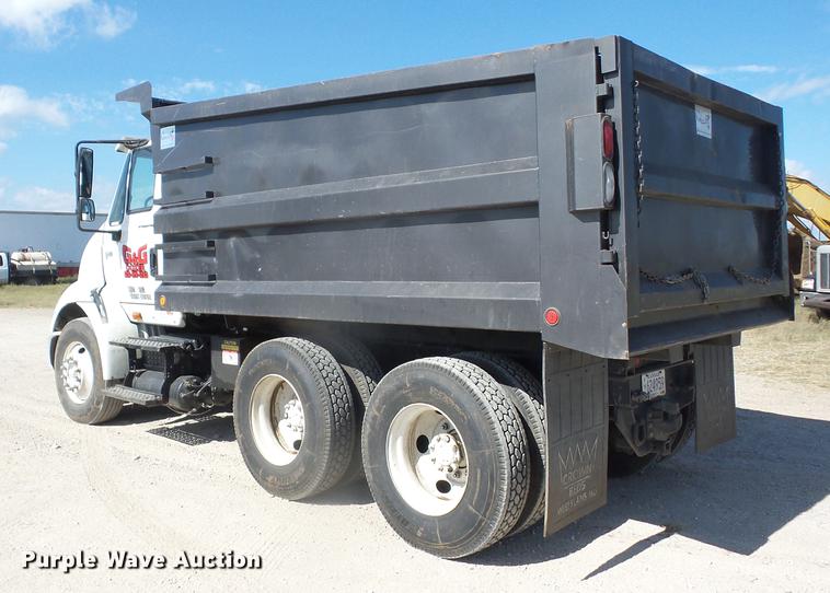 image for item EI9979 2005 International 8600 dump truck