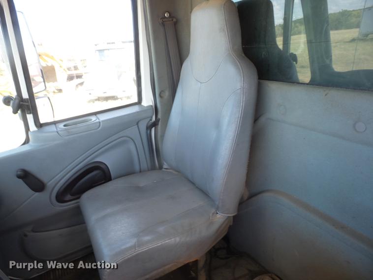 image for item EI9979 2005 International 8600 dump truck