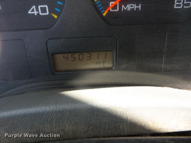 image for item EI9979 2005 International 8600 dump truck