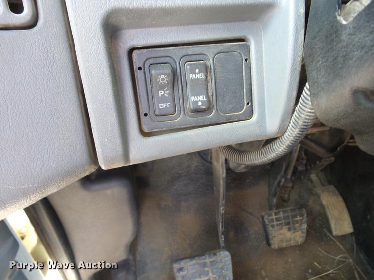 image for item EI9979 2005 International 8600 dump truck