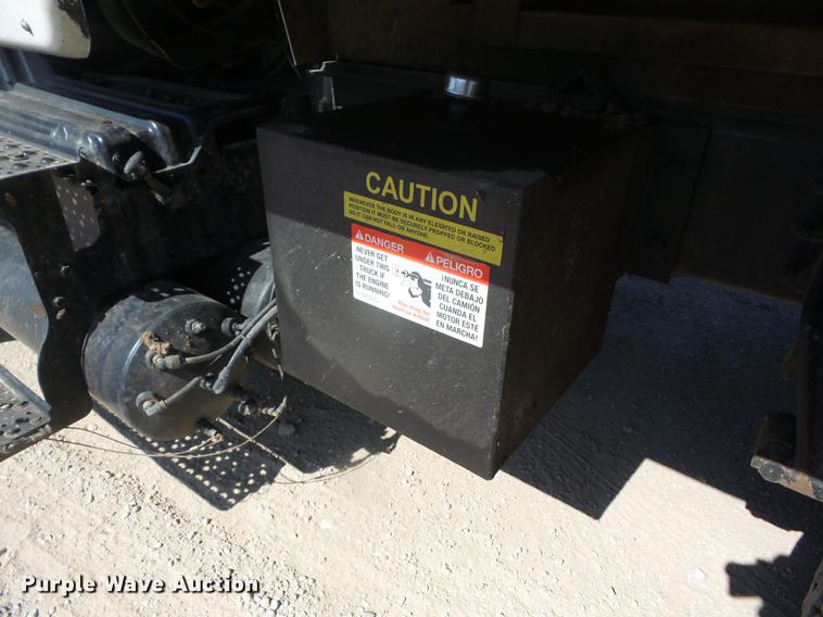 image for item EI9979 2005 International 8600 dump truck