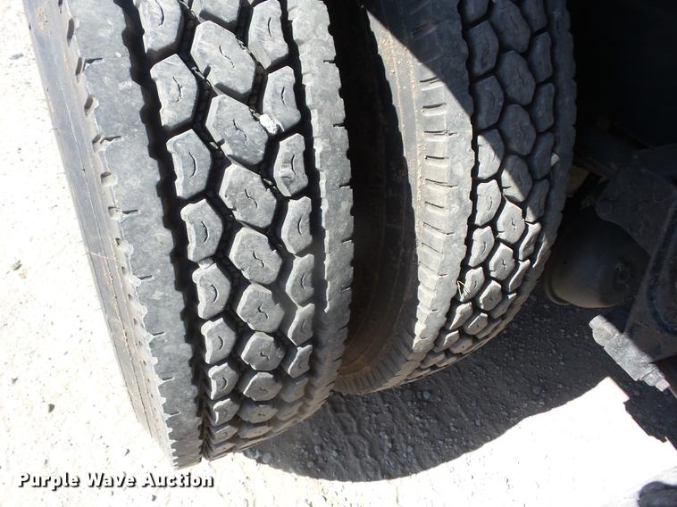 image for item EI9979 2005 International 8600 dump truck