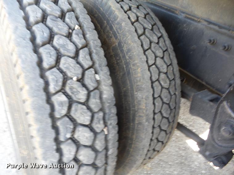 image for item EI9979 2005 International 8600 dump truck