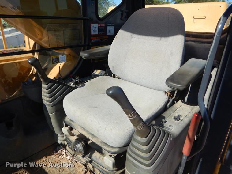 image for item EO9580 2005 John Deere 330C LC excavator