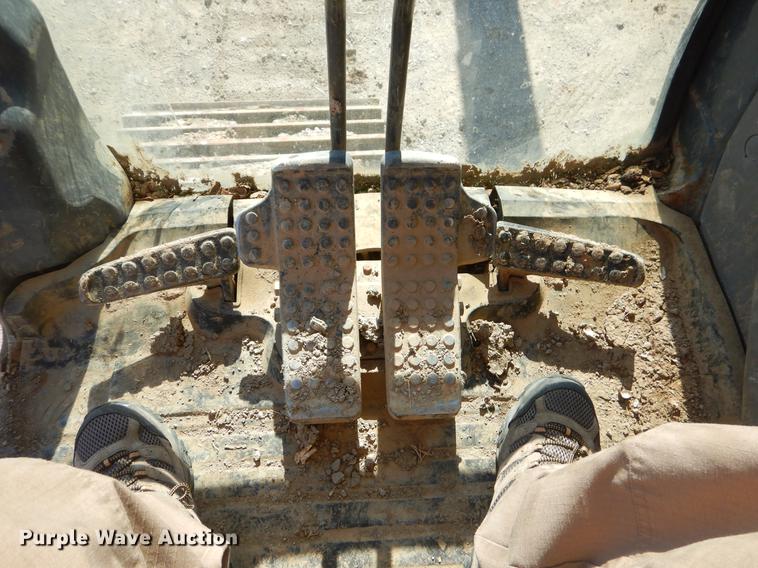 image for item EO9580 2005 John Deere 330C LC excavator