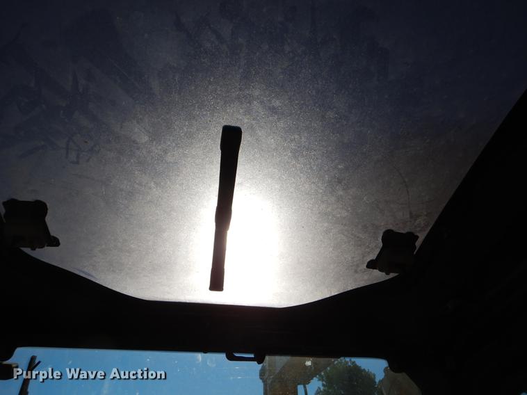 image for item EO9580 2005 John Deere 330C LC excavator