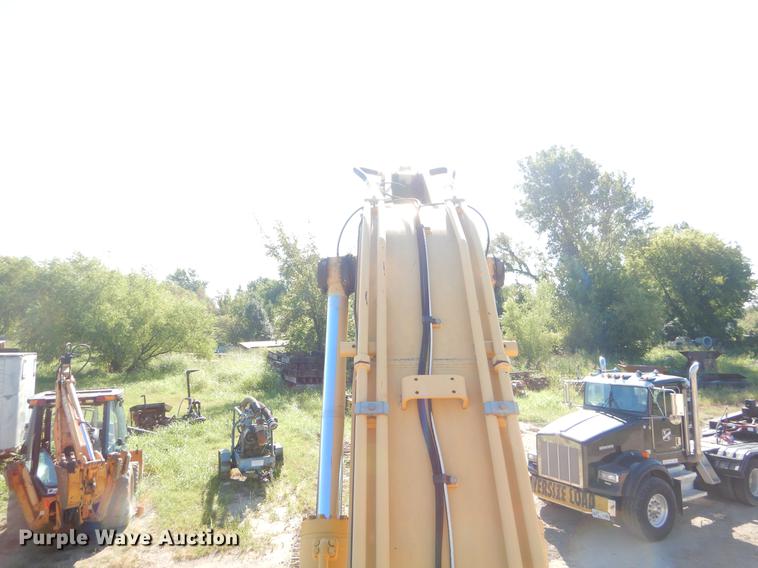 image for item EO9580 2005 John Deere 330C LC excavator