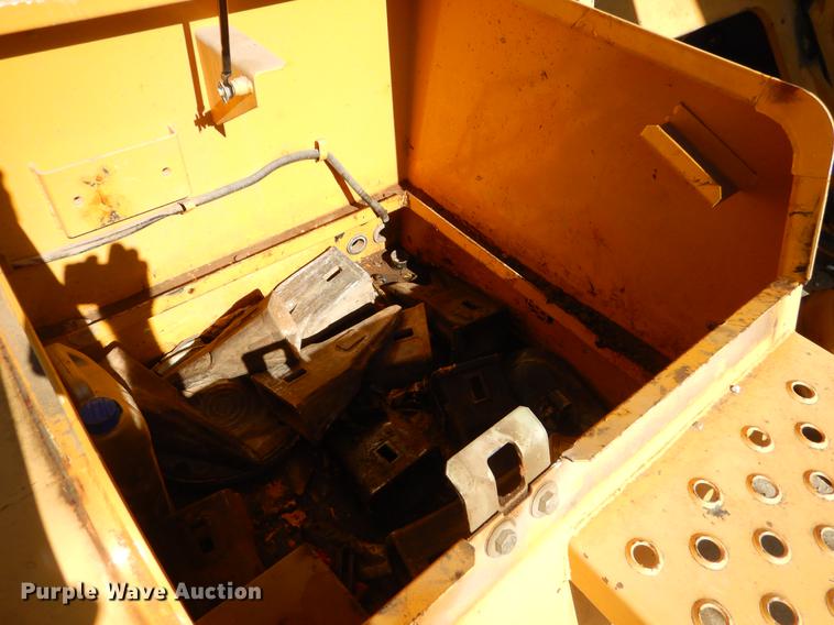 image for item EO9580 2005 John Deere 330C LC excavator