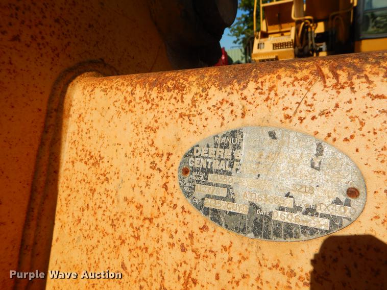 image for item EO9580 2005 John Deere 330C LC excavator