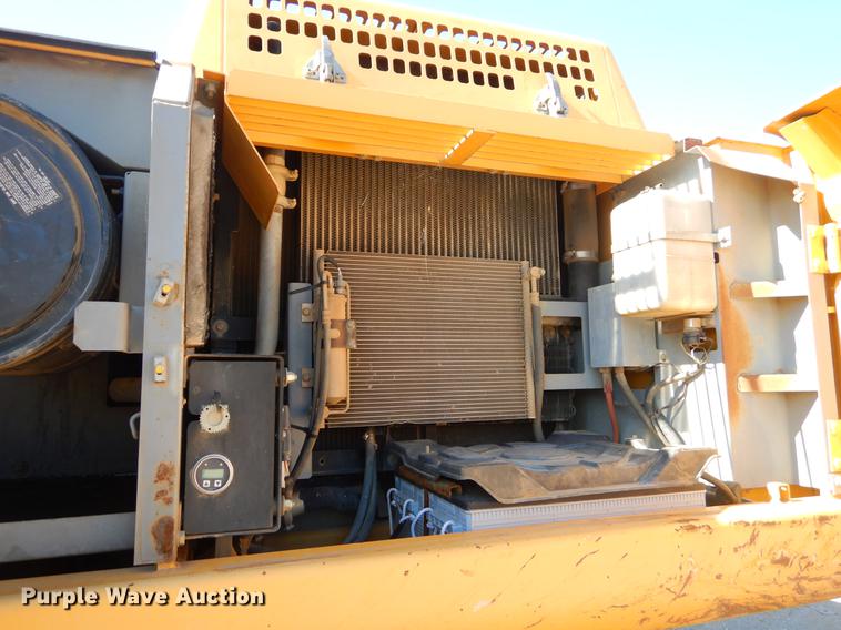 image for item EO9580 2005 John Deere 330C LC excavator