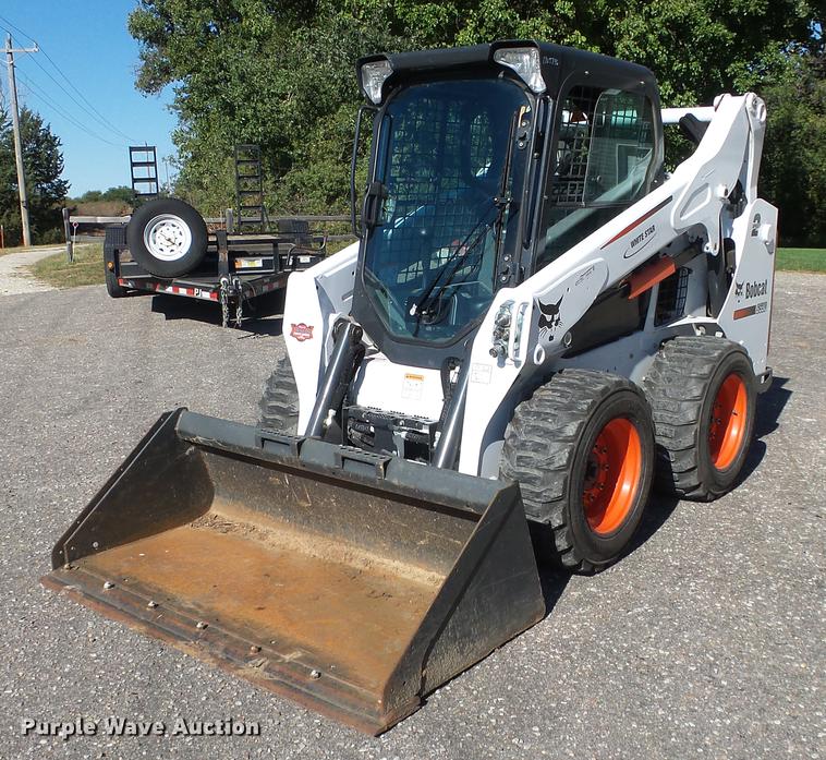 image for item FO9195 2015 Bobcat S590 skid steer