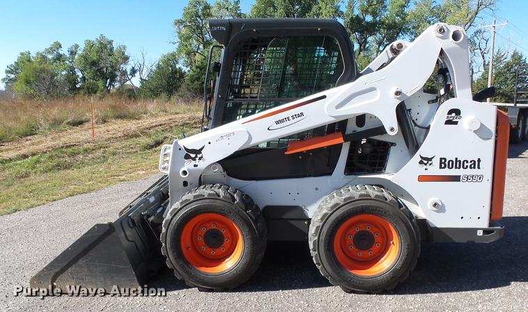 image for item FO9195 2015 Bobcat S590 skid steer