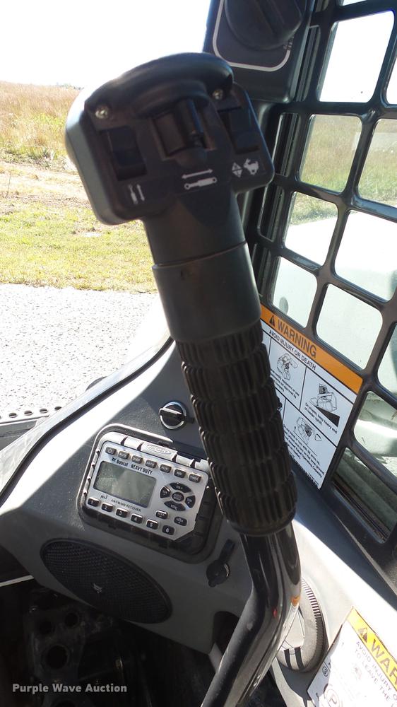 image for item FO9195 2015 Bobcat S590 skid steer