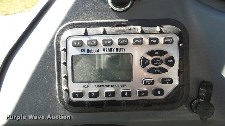 image for item FO9195 2015 Bobcat S590 skid steer