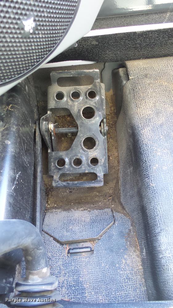 image for item FO9195 2015 Bobcat S590 skid steer