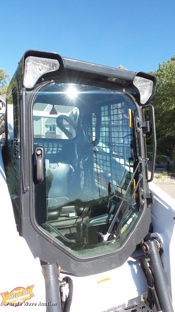 image for item FO9195 2015 Bobcat S590 skid steer