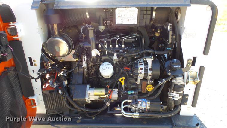 image for item FO9195 2015 Bobcat S590 skid steer