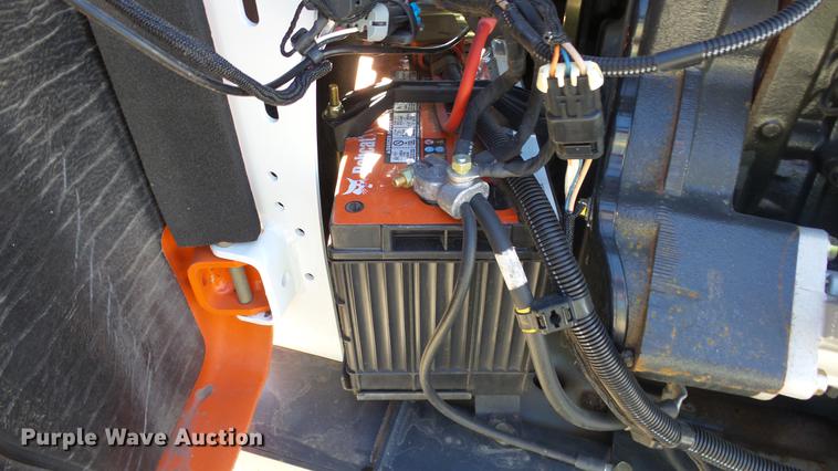 image for item FO9195 2015 Bobcat S590 skid steer