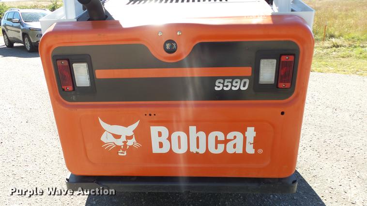 image for item FO9195 2015 Bobcat S590 skid steer