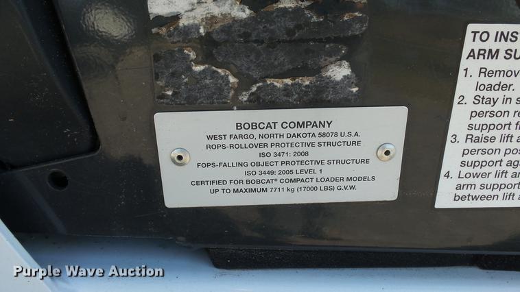 image for item FO9195 2015 Bobcat S590 skid steer