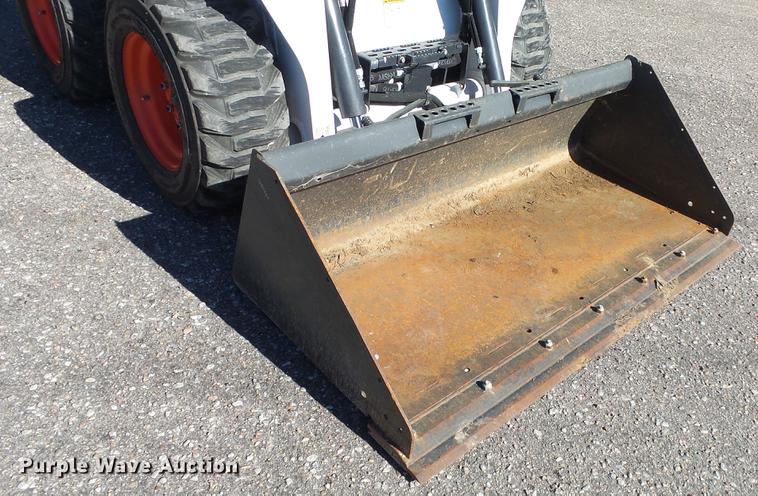 image for item FO9195 2015 Bobcat S590 skid steer