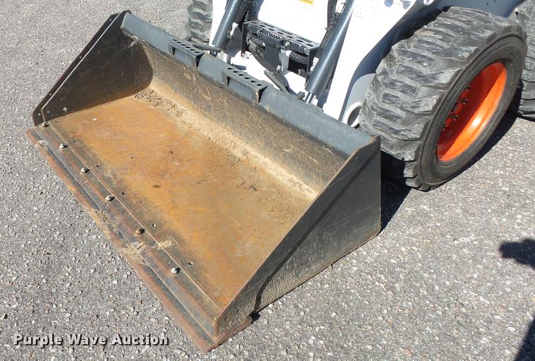 image for item FO9195 2015 Bobcat S590 skid steer