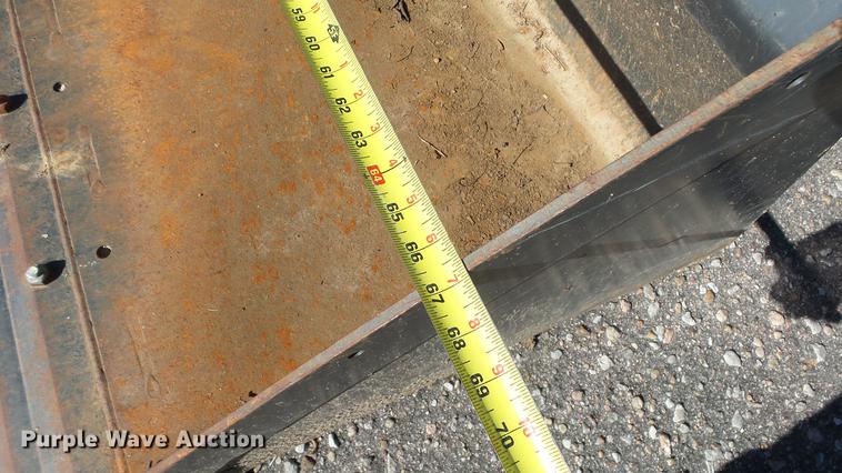 image for item FO9195 2015 Bobcat S590 skid steer