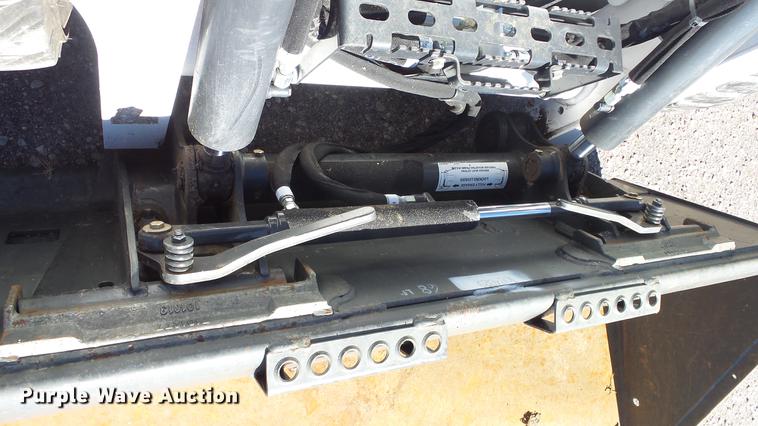 image for item FO9195 2015 Bobcat S590 skid steer