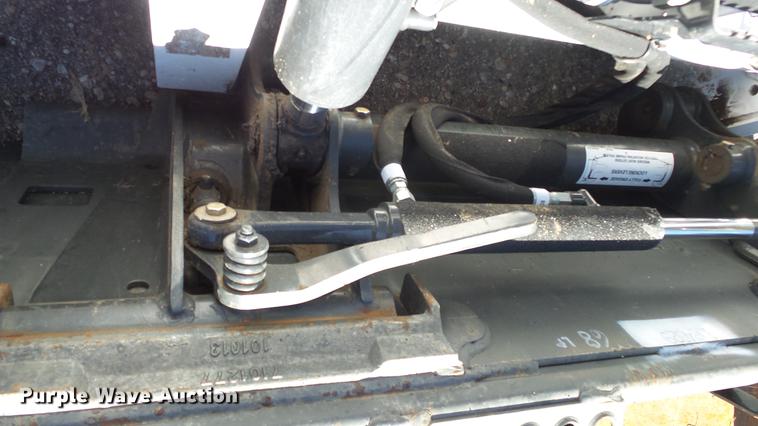 image for item FO9195 2015 Bobcat S590 skid steer